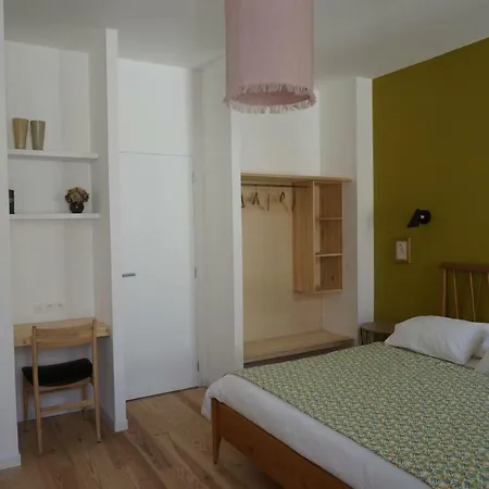 ベッド・アンド・ブレックファスト Midi03 4*