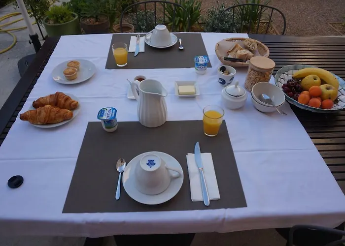 Midi03 Oda ve Kahvaltı 3*